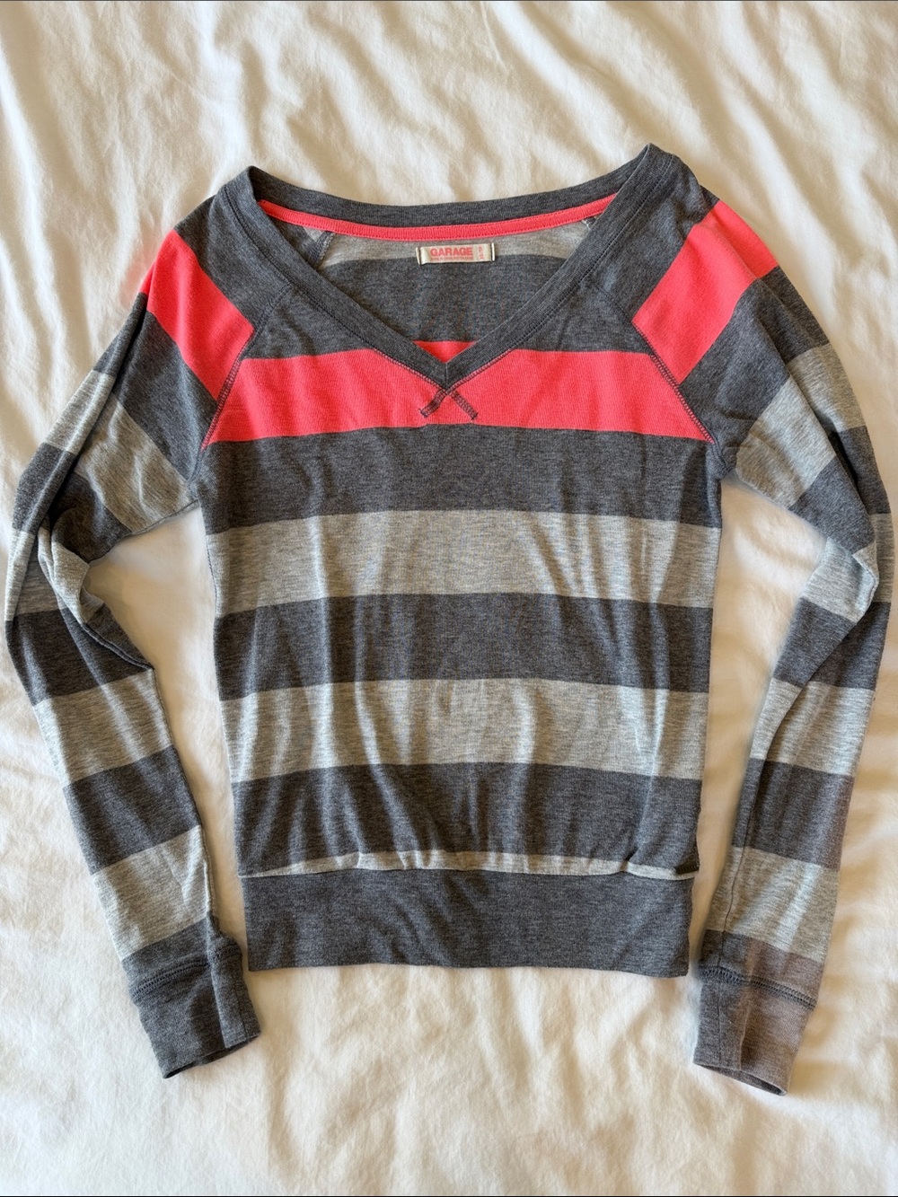 Garage Women’s Gray & Pink Striped V-Neck Long Sleeve Top XS